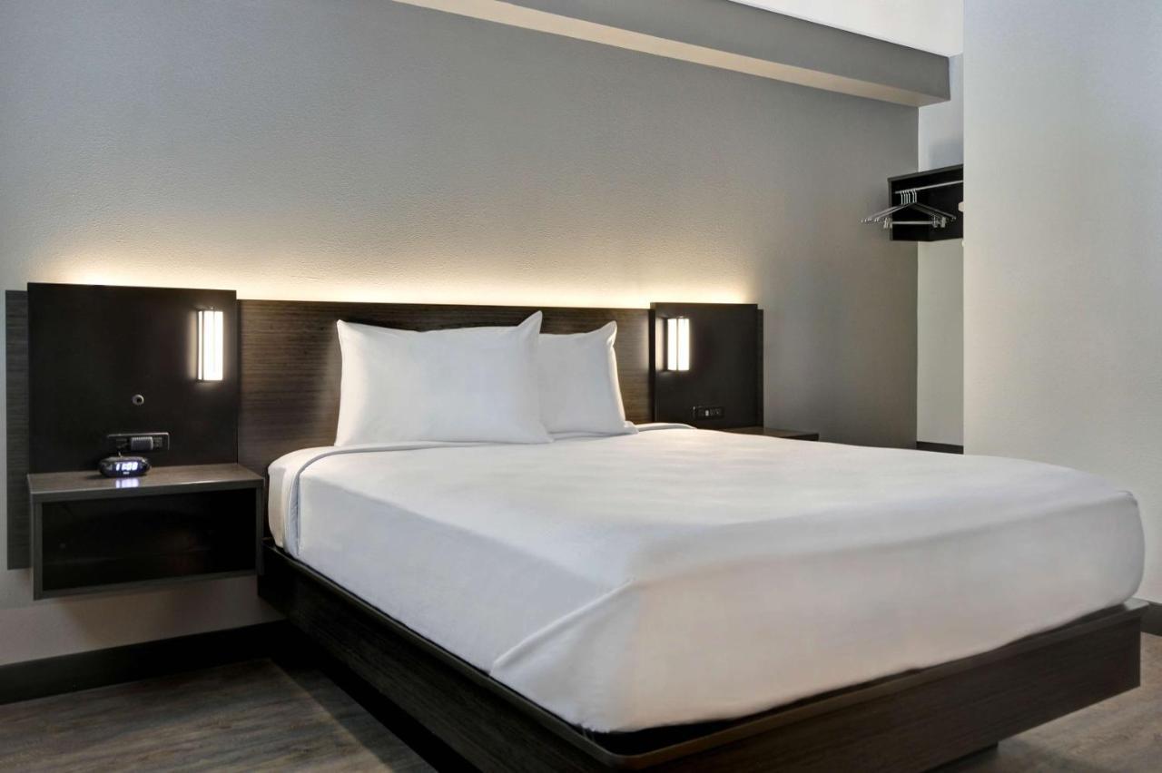 6-jacksonville, Fl - Baymeadows Hotel