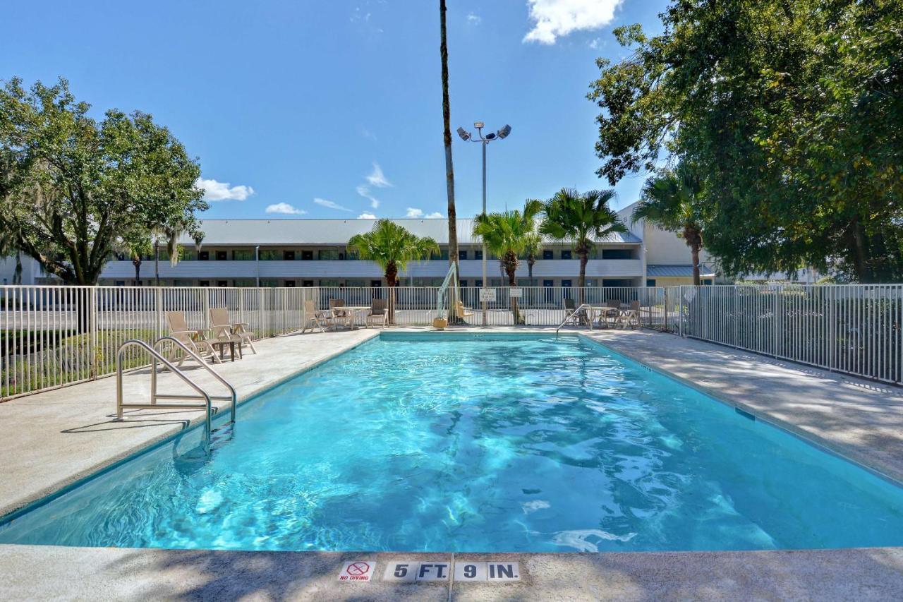 Hotel 6-jacksonville, Fl - Baymeadows Jacksonville