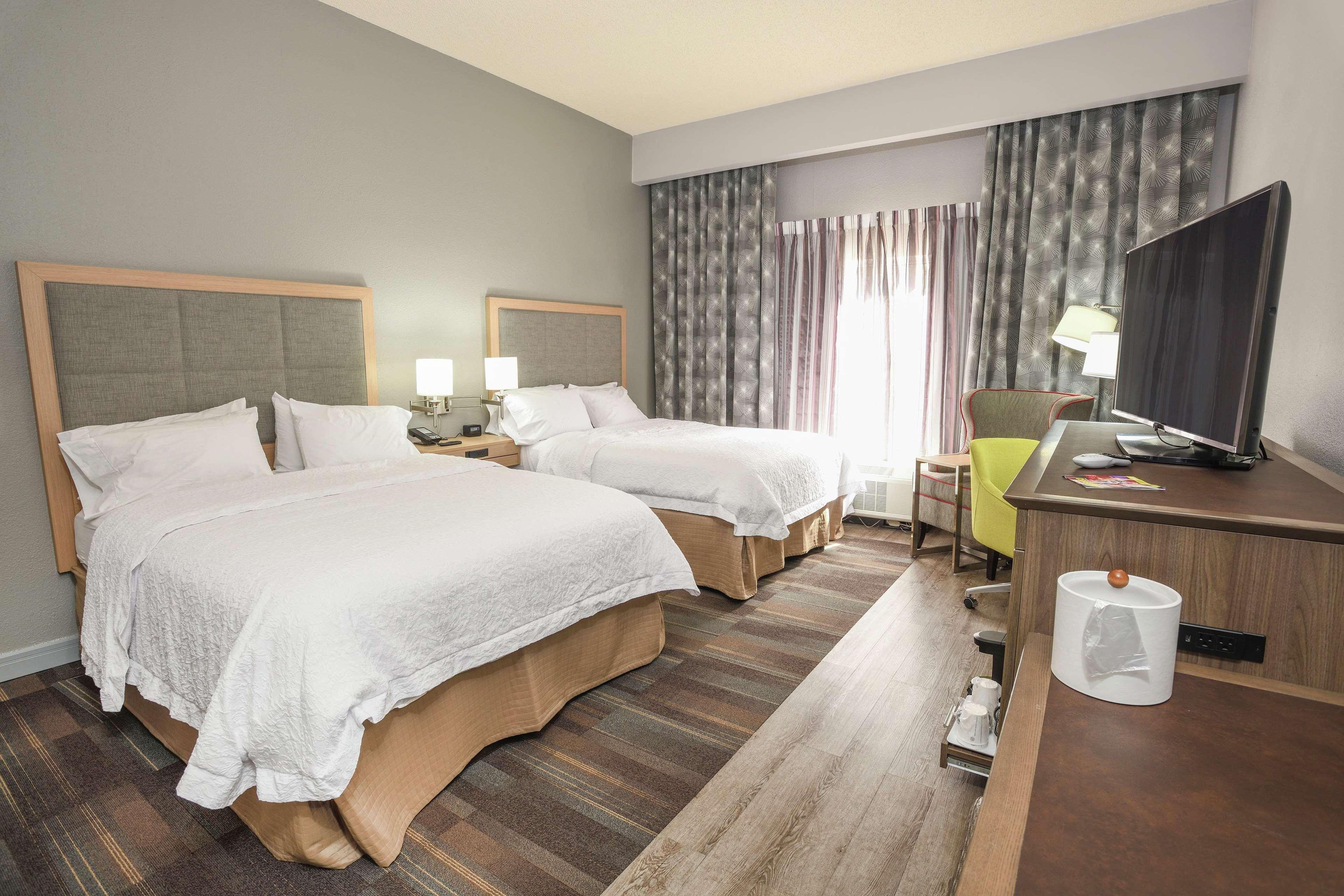 Hampton - East Regency Square 3*