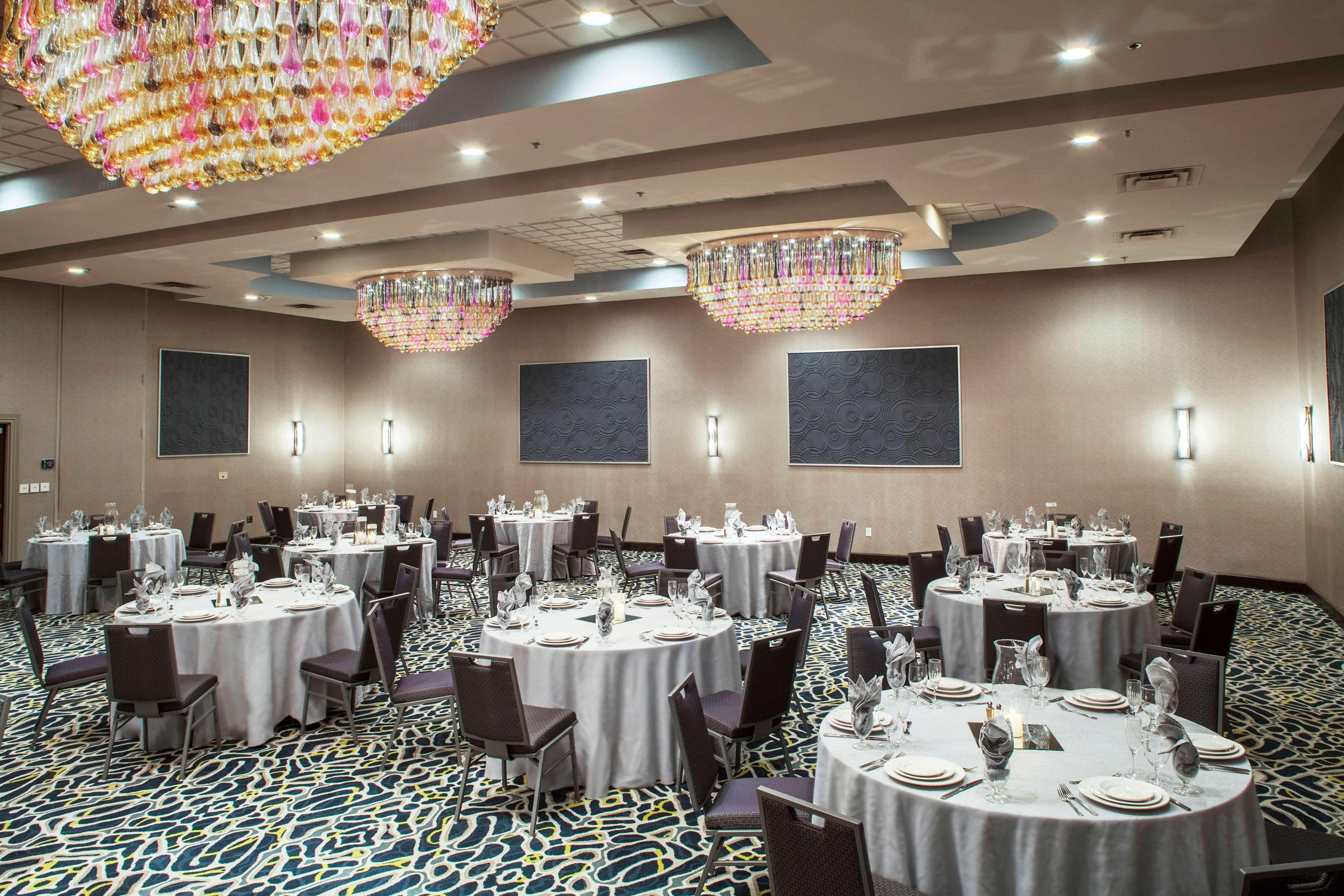 Doubletree By Hilton Airport 4*