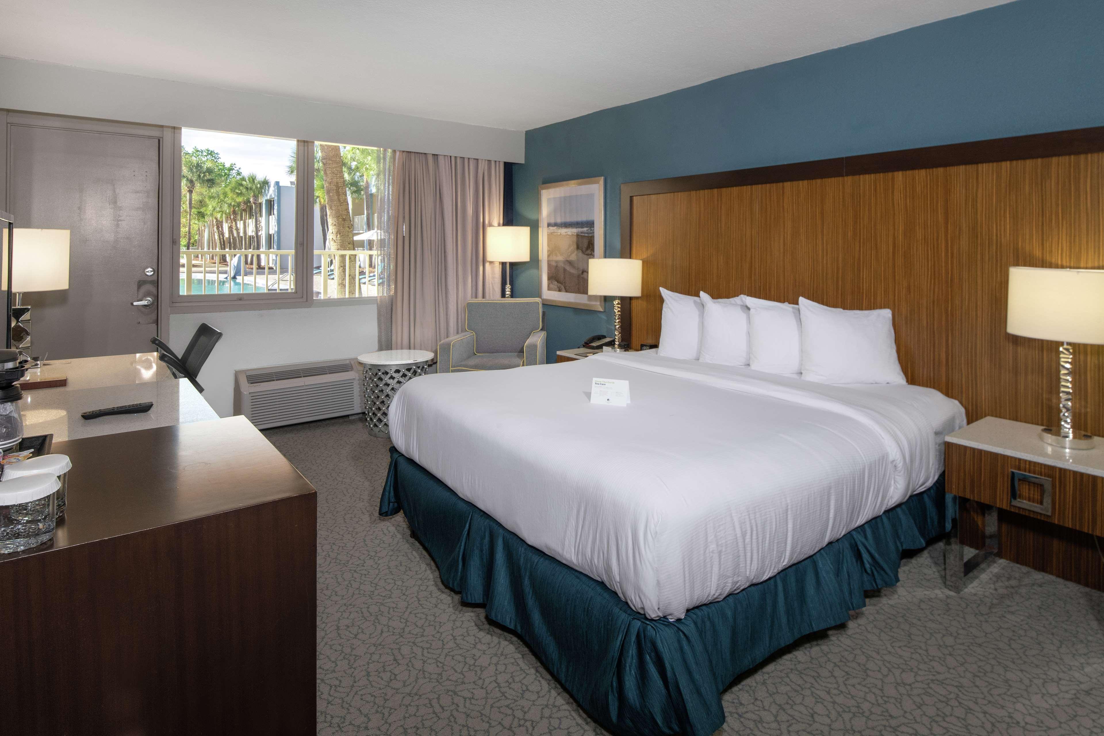 Doubletree By Hilton Airport Hotel