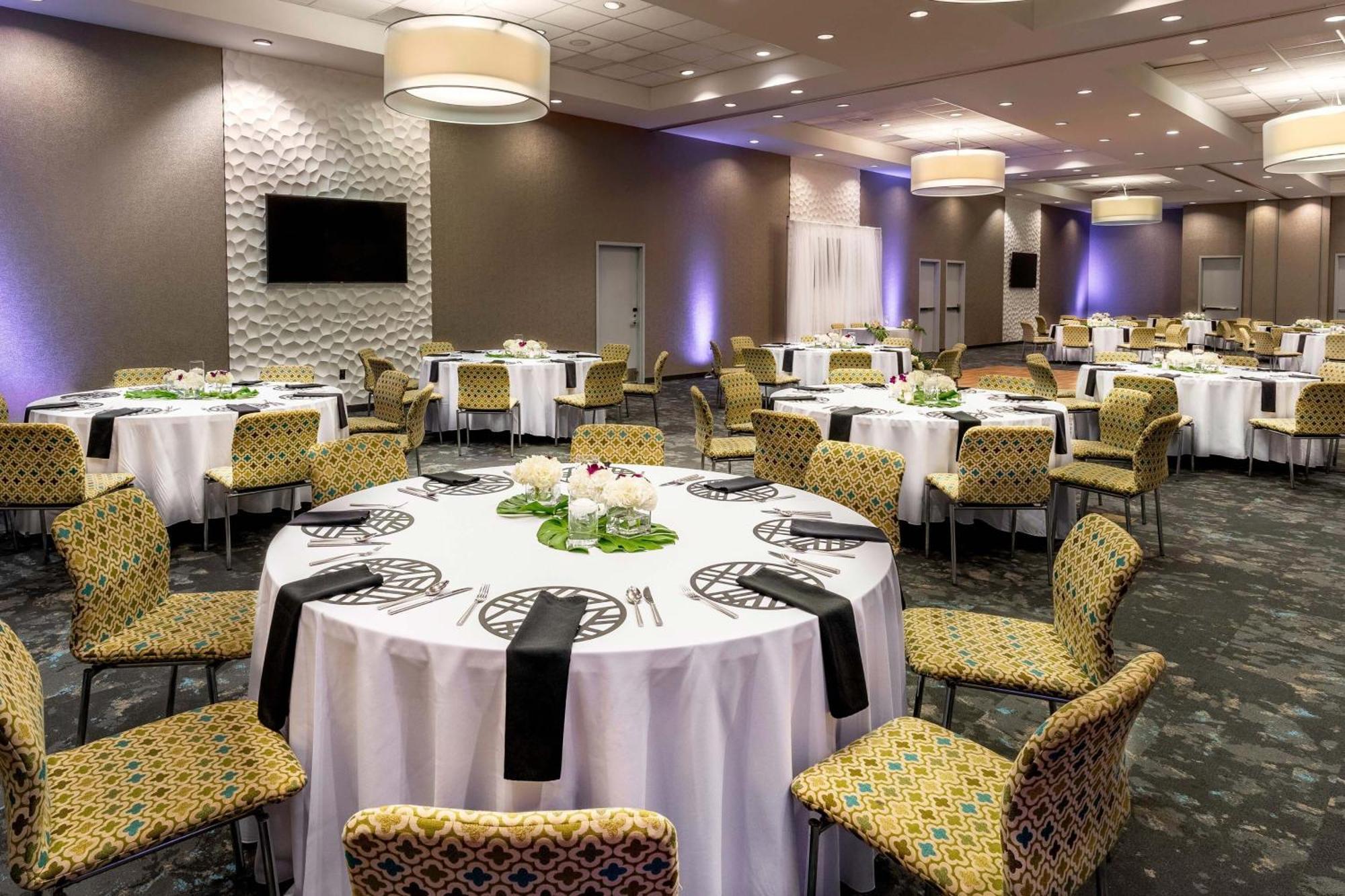 Aloft Tapestry Park
