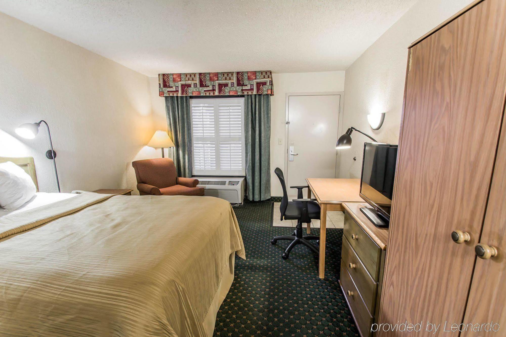 Quality Orange Park Inn 3*