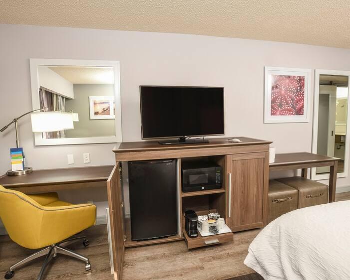 Hampton - East Regency Square Hotel 3*