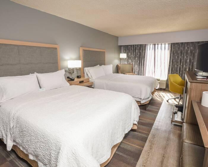Hotel Hampton - East Regency Square 3*